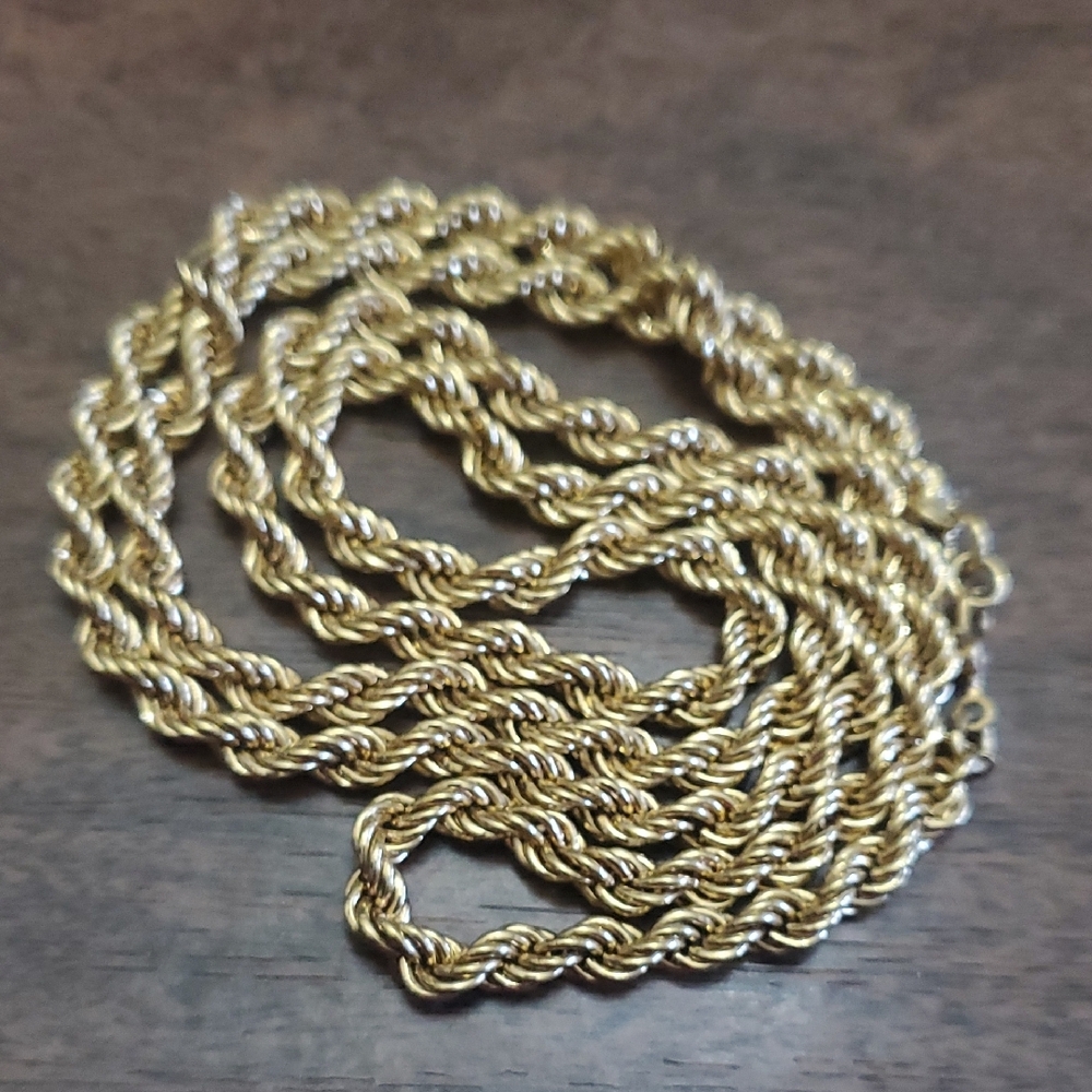Elegant Gold Rope Chain Necklace - Picture 3 of 3